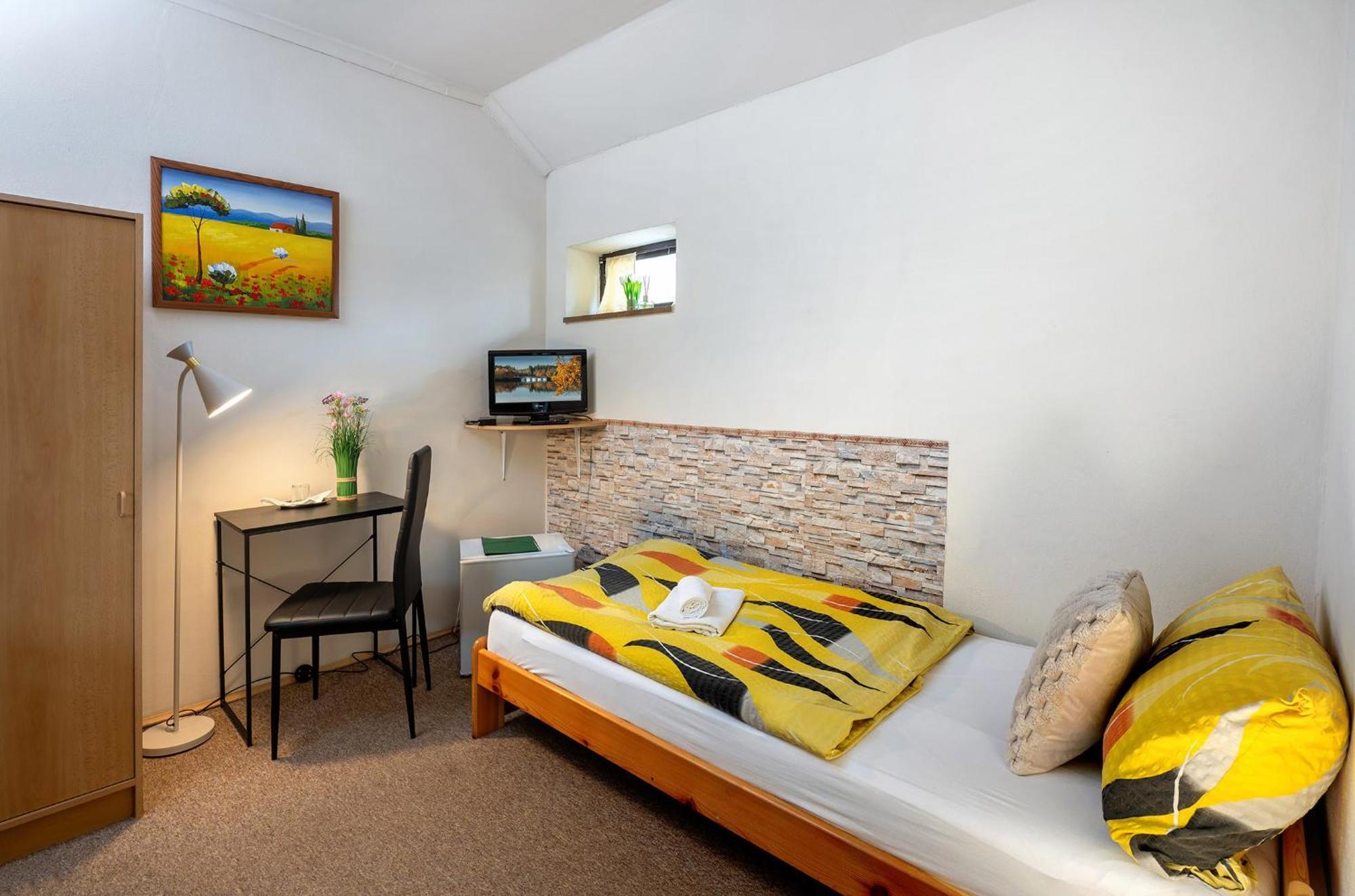 Rodinny Hotel Myslivna Třeboň Esterno foto