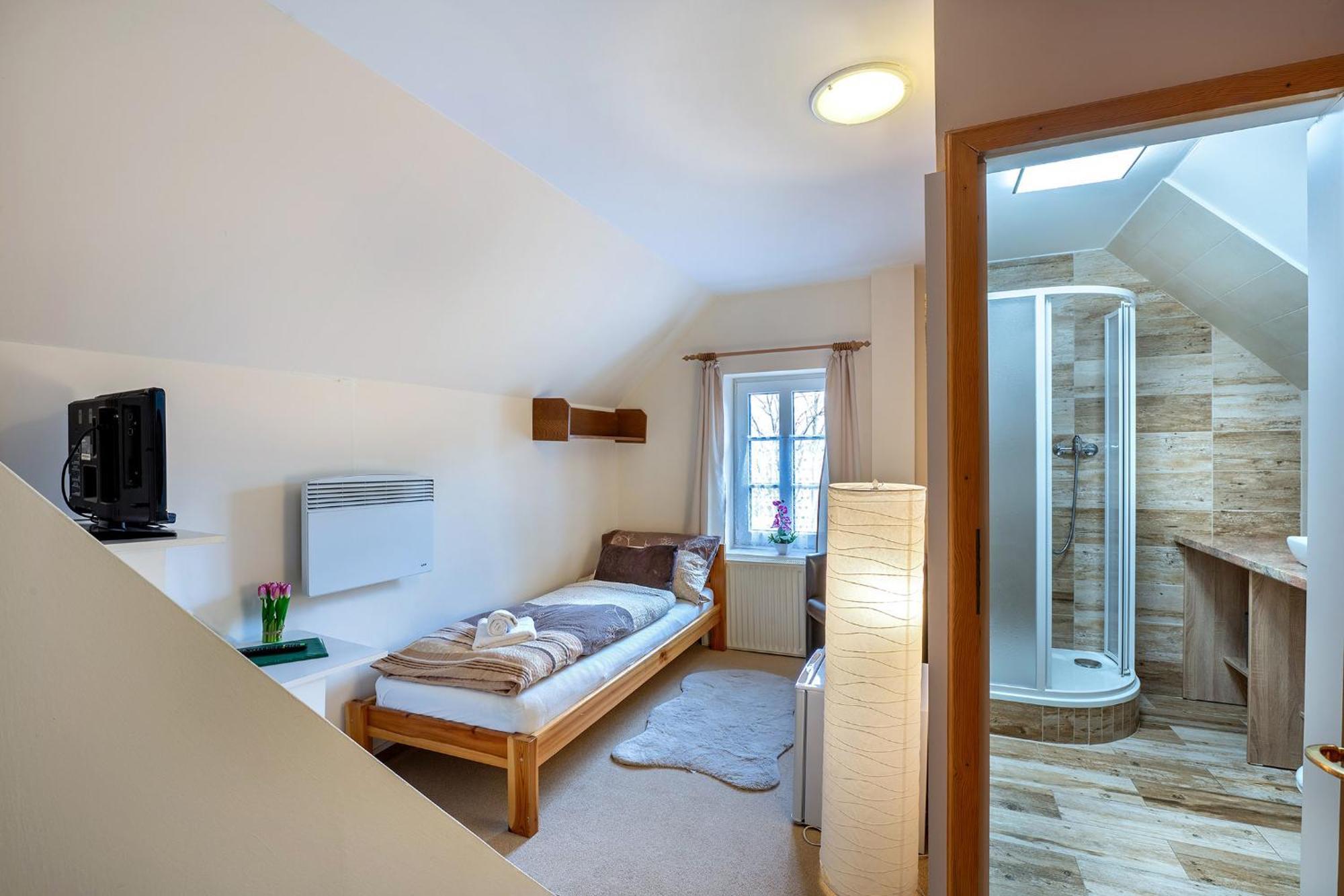 Rodinny Hotel Myslivna Třeboň Esterno foto
