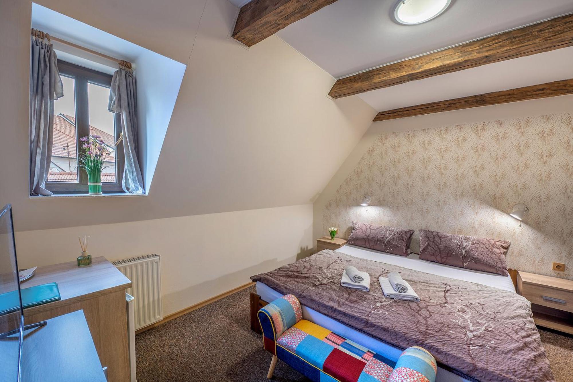 Rodinny Hotel Myslivna Třeboň Esterno foto