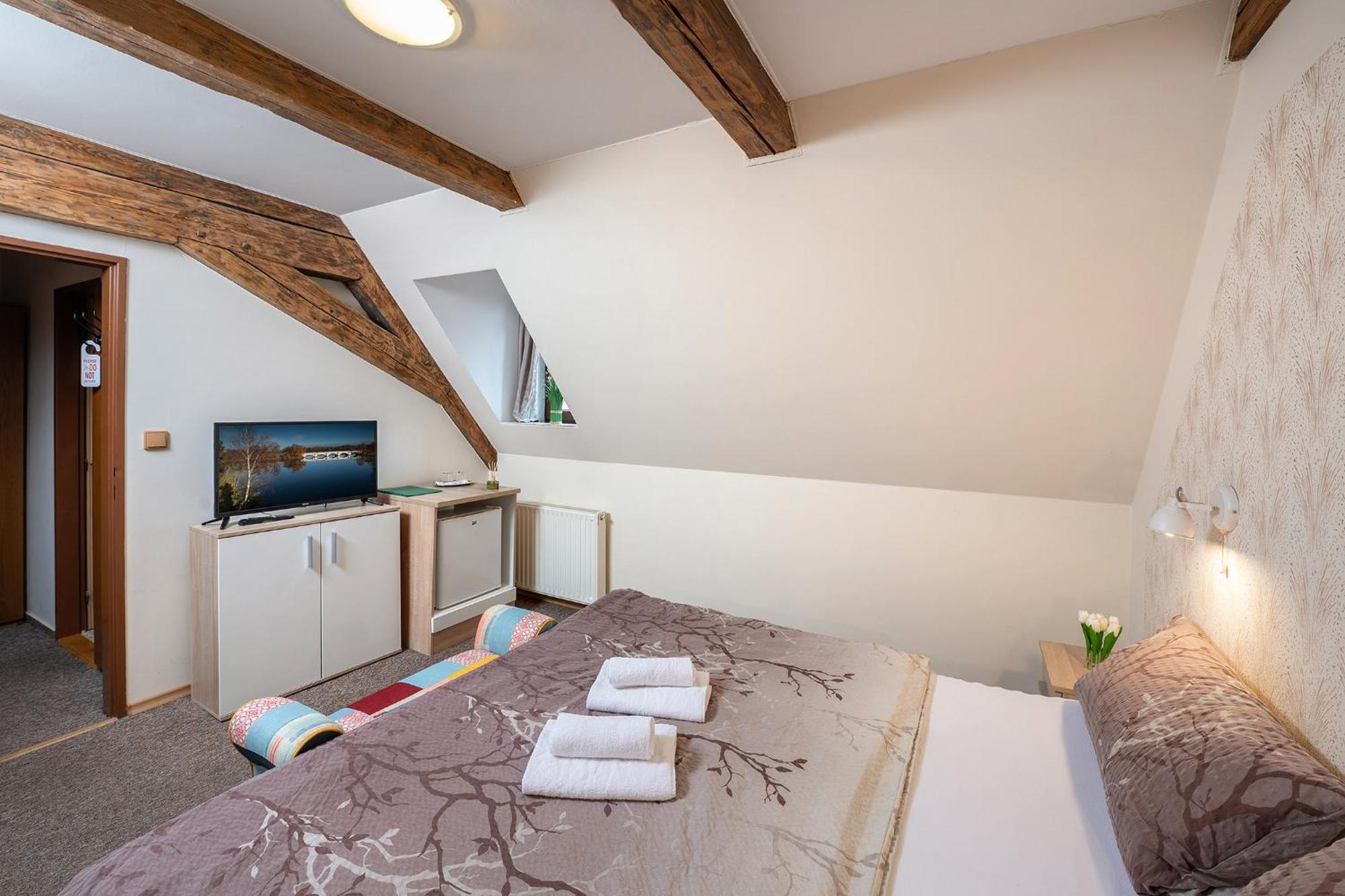 Rodinny Hotel Myslivna Třeboň Esterno foto