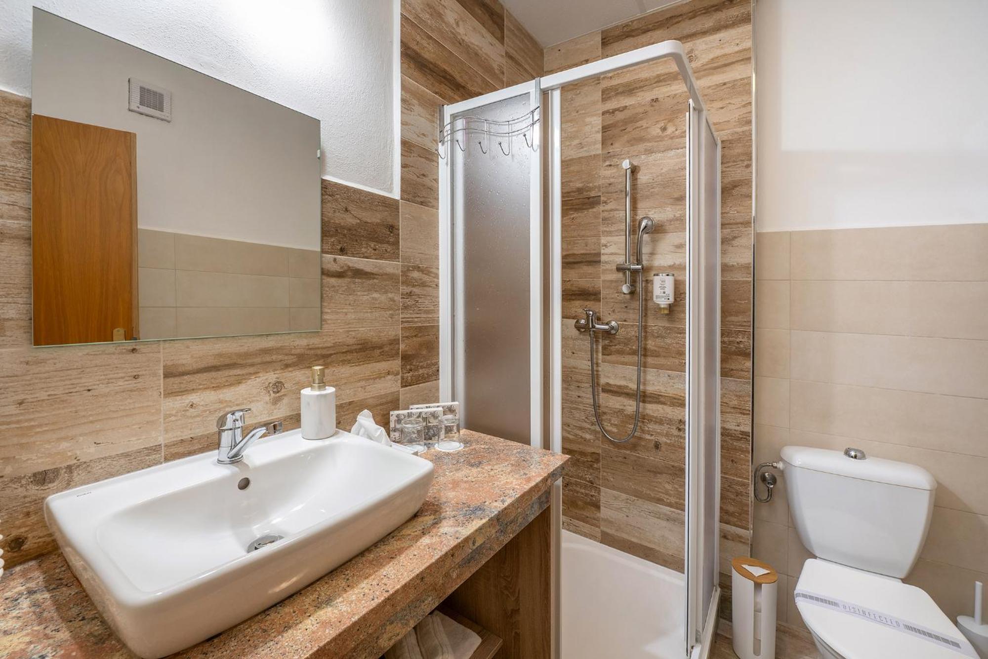 Rodinny Hotel Myslivna Třeboň Esterno foto