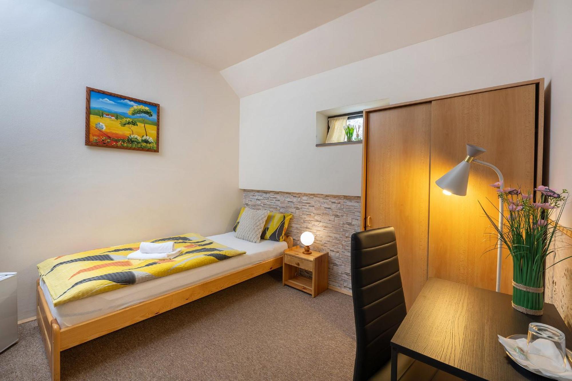 Rodinny Hotel Myslivna Třeboň Esterno foto