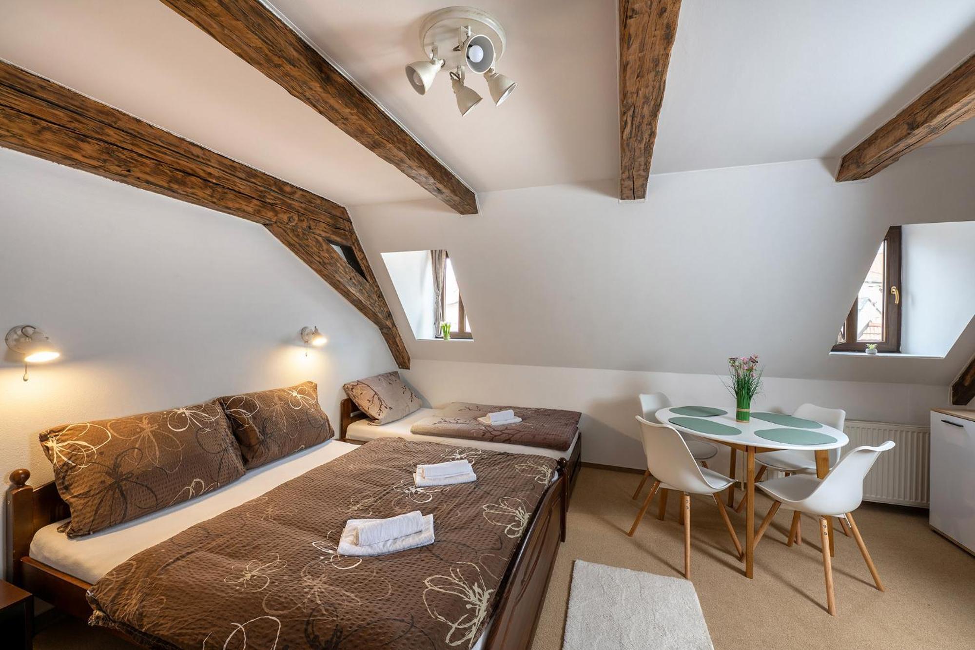 Rodinny Hotel Myslivna Třeboň Esterno foto